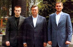 1387728273_kak-semya-yanukovicha-obokrala-ukrainskiy-byudzhet